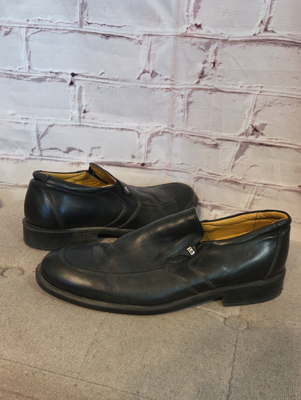 Men's Black Leather Slip-On Dress Loafers